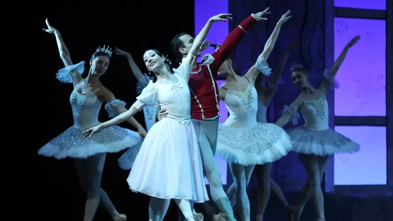 Los bailarines del Ballet de Kiev durante la presentación de 'El Cascanueces' en Madrid.