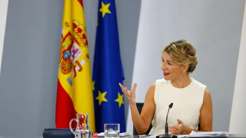 La ministra de Trabajo Yolanda Díaz ofrece la rueda de prensa posterior al Consejo de Ministros en el Palacio de la Moncloa en Madrid, este martes.