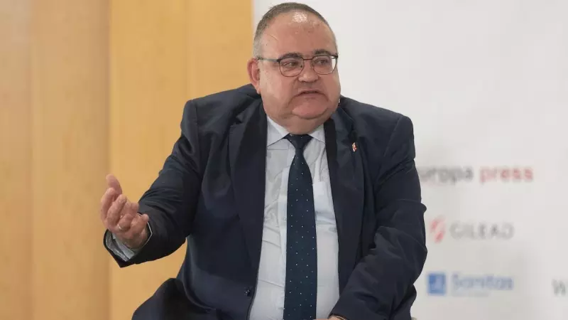 El consejero de Sanidad de la Junta de Castilla y León, Alejandro Vázquez Ramos, interviene durante un desayuno socio-sanitario, a 4 de noviembre de 2022, en Madrid.