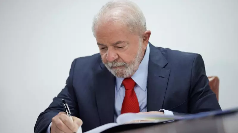 Lula da Silva firmando el paquete económico del Gobierno brasileño en Brasilia a doce de enero de 2023