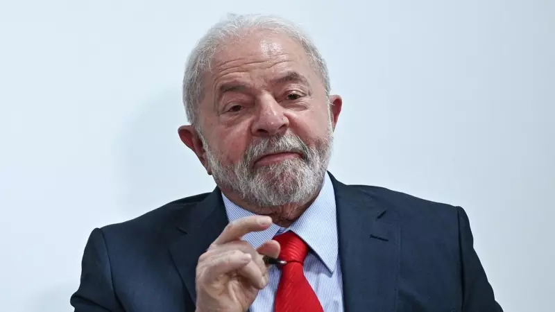 El presidente de Brasil, Luiz Inacio Lula da Silva, en una reunión con ministros para firmar medidas económicas para el país.