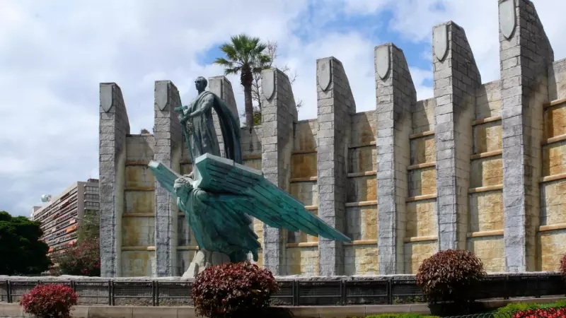 Monumento del Ángel, también conocido como Monumento a Franco, ubicado en Santa Cruz de Tenerife (Canarias)
