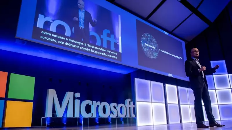 Imagen de archivo del CEO de Microsoft, Satya Nadella, durante una ponencia en 2019.