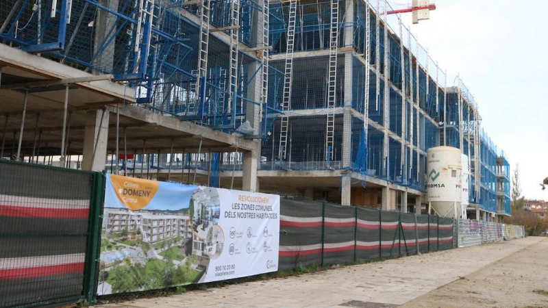 2022 - Bloc de pisos en construcció a Girona.