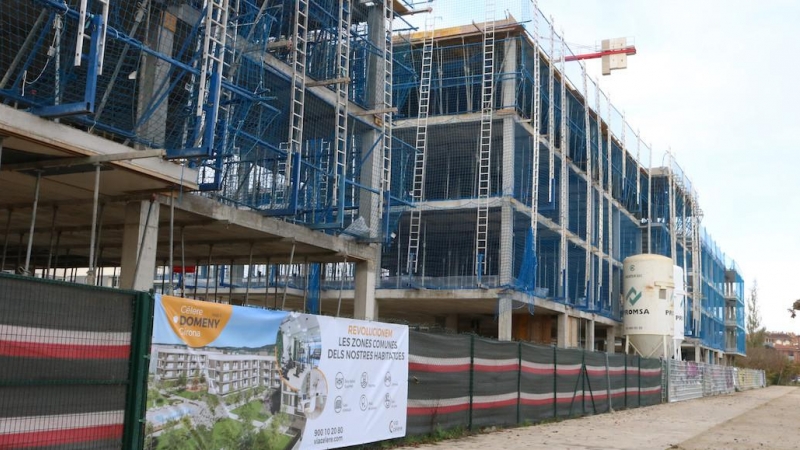 2022 - Bloc de pisos en construcció a Girona.