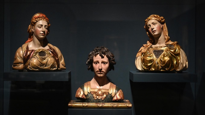 Varios de los Bustos exhibidos en la exposición 'Spain and the Hispanic World', en la Royal Academy of Art de Londres. — NEIL HALL / EFE/EPA