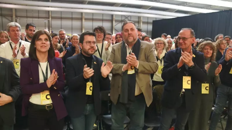 El president de la Generalitat i coordinador nacional d'ERC, Pere Aragonès; amb el president del partit, Oriol Junqueras; i la portaveu, Marta Vilalta, al Congrés Nacional de Lleida.