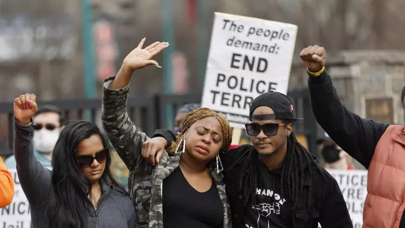 Protesta en Atlanta tras la publicación de los videos de la paliza que varios agentes de Policía dieron al joven Tyron Nichols.