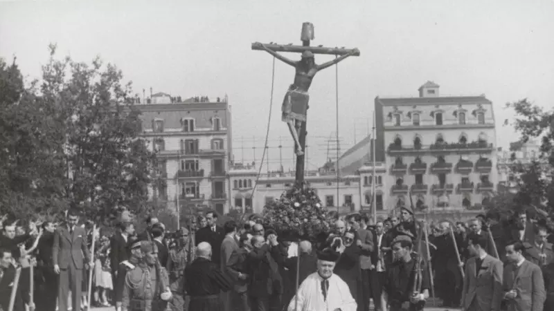 El Crist de Lepant a la sortida de la plac