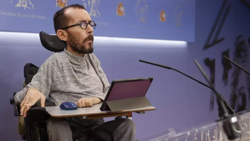 31/01/2023.- El portavoz de Unidas Podemos en el Congreso, Pablo Echenique, ofrece una rueda de prensa antes de la Junta de Portavoces que se celebra este martes en Madrid. EFE/ Mariscal