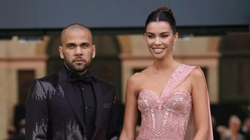 Dani Alves y Joana Sanz.