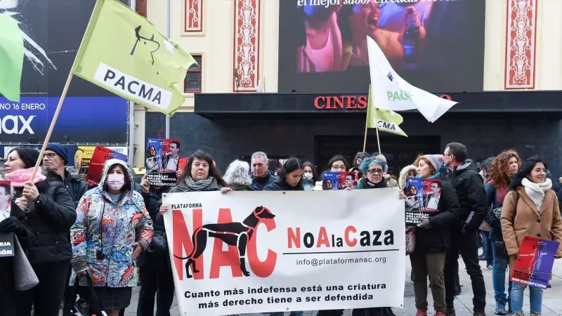 01/02/2023.Manifestantes de Pacma protestan en la Plaza de Callo, en Madrid, a 8 de enero de 2023.
