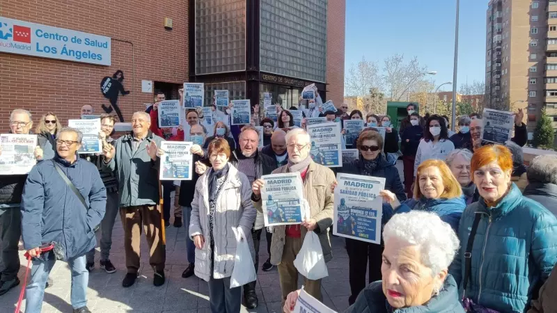 Concentración en el centro de salud Los Ángeles, a 2 de febrero de 2023, en Madrid.