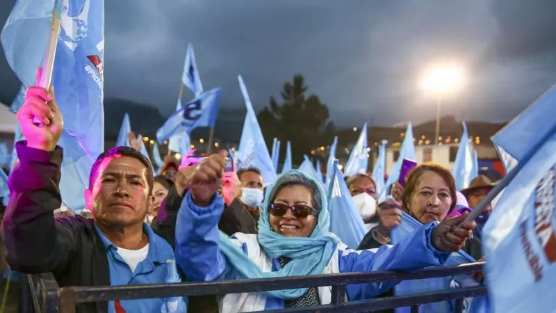 Candidatos en Ecuador aceleran la campaña a un día del silencio electoral