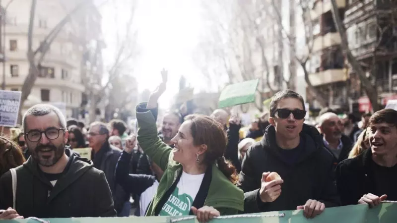 Dirigentes de Más Madrid en la manifestación por la sanidad pública en Madrid.