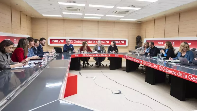 Reunión de los miembros del Comité Electoral en la sede socialista de la calle Ferraz.