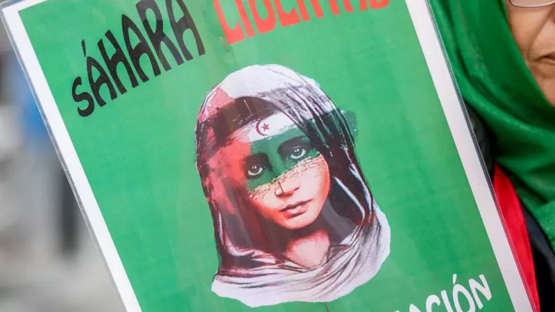 Pancarta que pide 'Sáhara libertad' en una manifestación por la autodeterminación del pueblo saharaui a 12 de noviembre de 2022, en Madrid