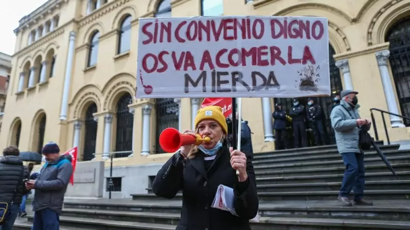 Las medias jornadas no llegan al 5% en los hombres, pero superan el 21% en las trabajadoras asturianas