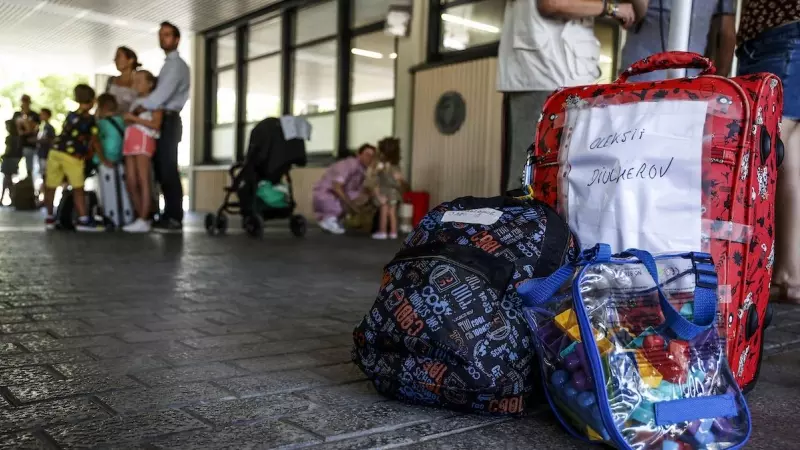 Varias mochilas preparadas para acoger a refugiados ucranianos en el Rectorado de la Universidad Politècnica de Valencia, a 2 de septiembre de 2022, en València.