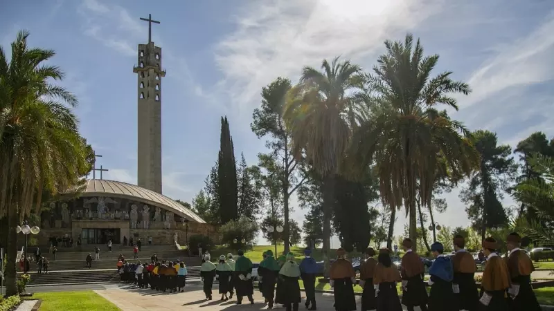 Un grupo de académicos desfilan con toga y birrete en el inicio del acto de apertura del curso académico 2019/2020 en el Campus de Rabanales de la Universidad de Córdoba.