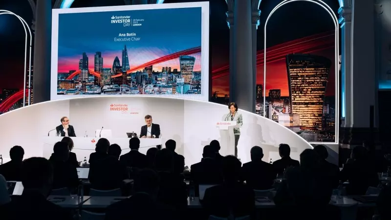 De izquierda a derecha, la directora global de Relaciones con Inversores, Begoña Morenés, el consejero delegado, Héctor Grisi, la presidenta, Ana Botín, y el director Financiero, José García Cantera, en la Santander Investor Day. — CEDIDA/Banco Santander