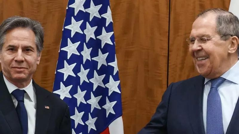 El secretario de Estado estadounidense, Antony Blinken y su homólogo ruso, Seguéi Lavrov, durante un encuentro previo al inicio de la guerra de Ucrania en Suiza, a 21 de enero de 2022.