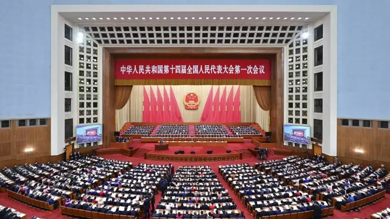 Una vista general de la reunión de apertura de la primera sesión de la XIV Asamblea Popular Nacional (APN) celebrada en el Gran Salón del Pueblo en Beijing, China.