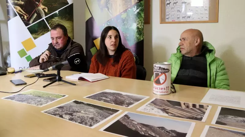 Roda de premsa del Grup de Defensa de la Natura del Berguedà i de la Plataforma Anti-incineradora de Cercs