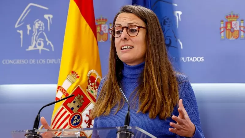 La portavoz de la CUP Mireia Vehí da una rueda de prensa antes de la reunión de la Junta de Portavoces, a 7 de marzo de 2023 en el Congreso de los Diputados.