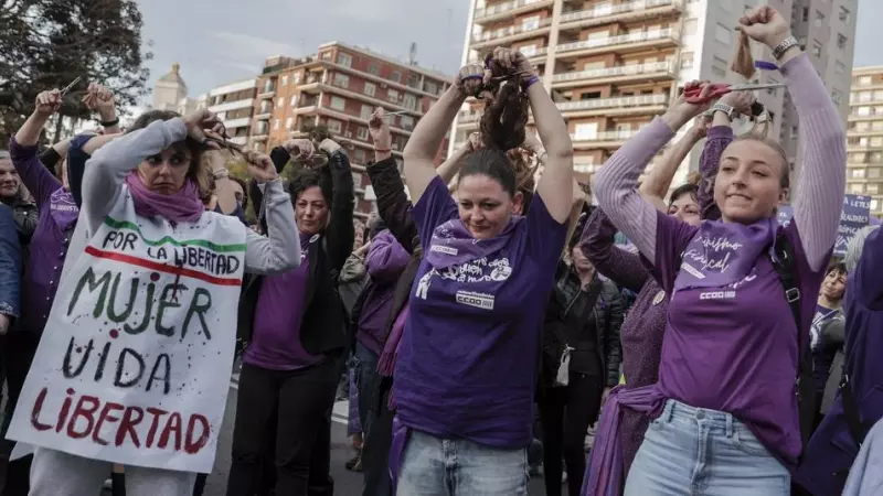 -El Moviment Feminista de València celebra el 8 de Marzo con una manifestación bajo el lema 'Feminismo: justicia, igualdad y derechos para las mujeres'.