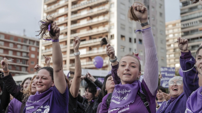 El Moviment Feminista de València celebra el 8 de Marzo con una manifestación bajo el lema 'Feminismo: justicia, igualdad y derechos para las mujeres'.