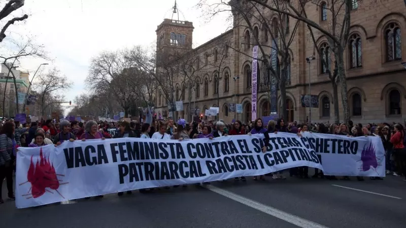 08/03/2023 - Imatge de la massiva manifestació feminista d'aquest 8-M del 2023 a Barcelona.