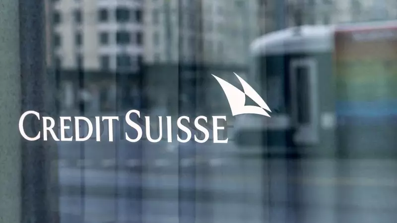 El logo del banco suizo Credit Suisse, en el escaparate de uno de sus oficinas en Ginebra (Suiza). REUTERS/Denis Balibouse
