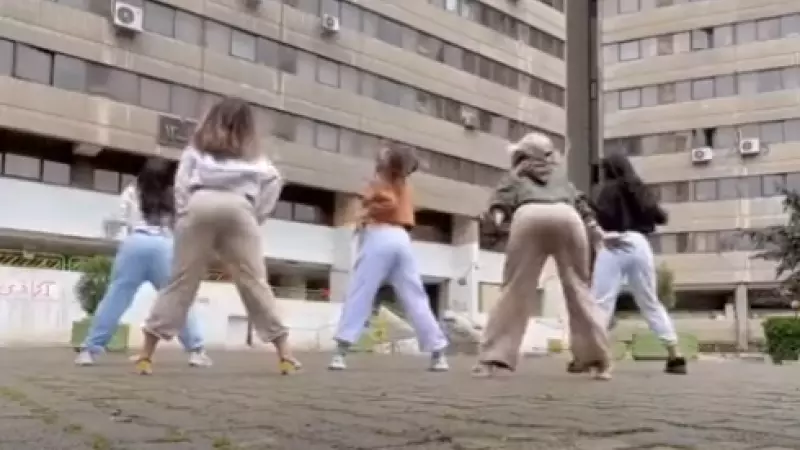 Las chicas de Ekbatán, en un momento de su coreografía que les ha costado su encarcelamiento en Irán.