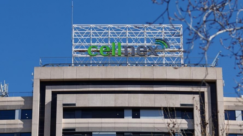 El logo del operador de torres de telecomunicaciones Cellnex, en su sede en Madrid. E.P./Eduardo Parra