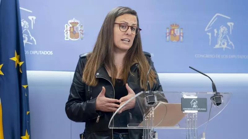 La portavoz de la CUP en el Congreso, Mireia Vehí, durante una rueda de prensa anterior a la reunión de la Junta de Portavoces.