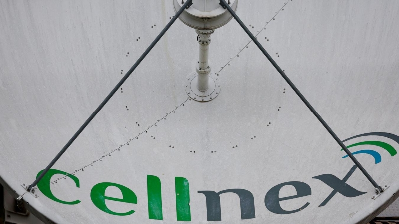 Detalle de una antena de comunicaciones de la operadora Cellnex, en Madrid. REUTERS/Susana Vera