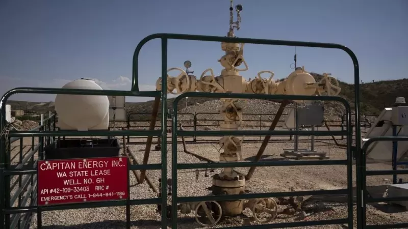 Vista de un pozo de extracción de gas por el método de 'fracking' en el condado de Culberson, Texas.