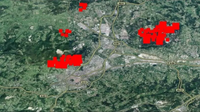 Mapa que muestra la cercanía de los fuegos a Oviedo.