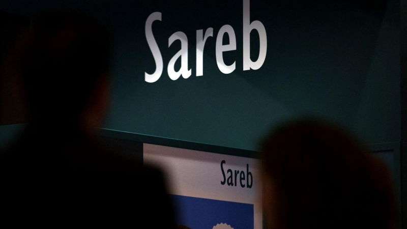 El logo de la Sareb, el banco malo, en una feria inmobiliaria en Madrid. REUTERS/Sergio Perez