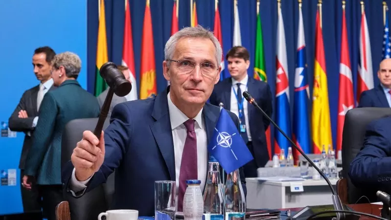 El secretario general de la OTAN, Jens Stoltenberg, abre uno de los últimos consejos del organismo, a 30 de noviembre de 2022.