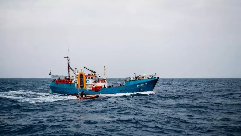 Imagen de archivo de una embarcación de Servicios civiles durante una operación de rescate de migrantes en el mar Mediterráneo, a 10 de marzo de 2022.