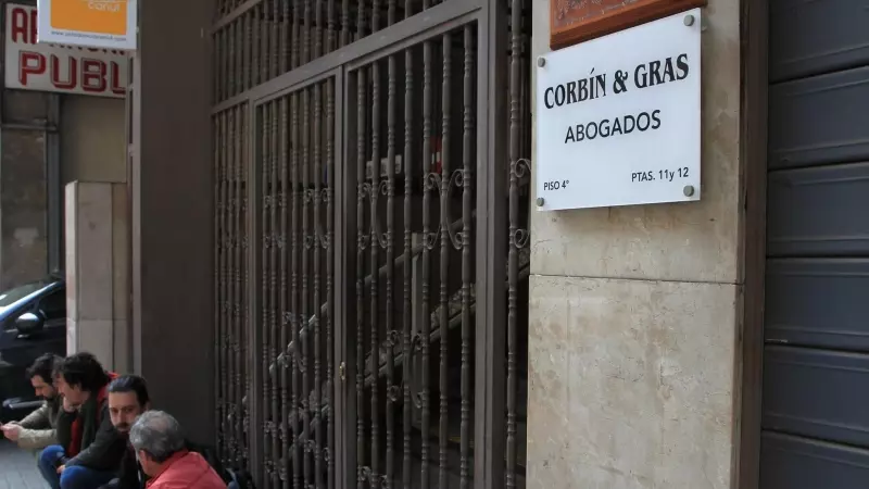 02/04/2019. Imagen de la puerta del despacho en Valencia del abogado José María Corbín, a 2 de abril de 2019.