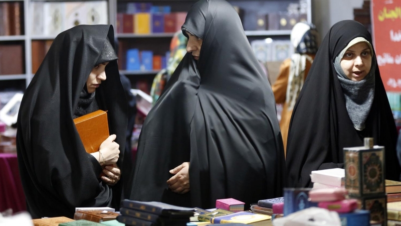 Mujeres con velo en Irán