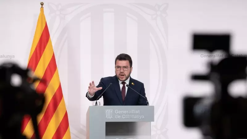 El presidente de la Generalitat de Catalunya, Pere Aragonès, interviene durante una rueda de prensa tras el Consell Executiu, en el Palau de la Generalitat, a 11 de abril de 2023, en Barcelona.