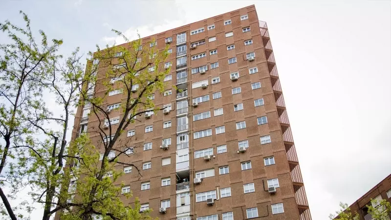 Un bloque de pisos en el distrito de Arganzuela (Madrid), a 14 de abril de 2023.