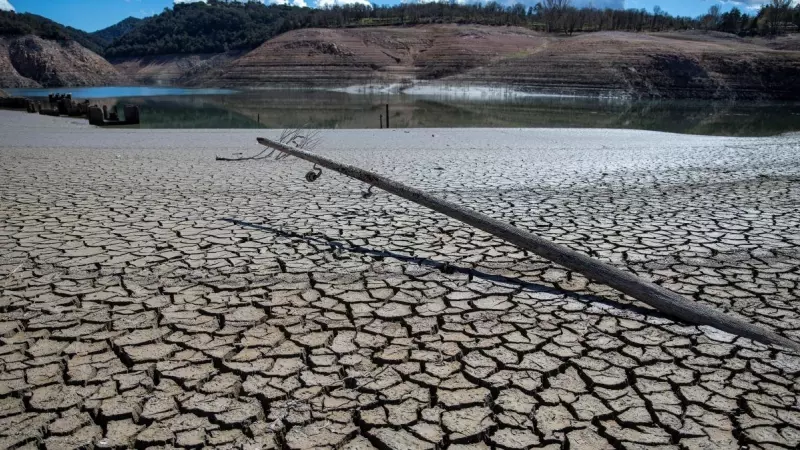 Imágenes de la sequía en el pantano de Sau, a 27 de marzo de 2023, en Vilanova de Sau, Barcelona.