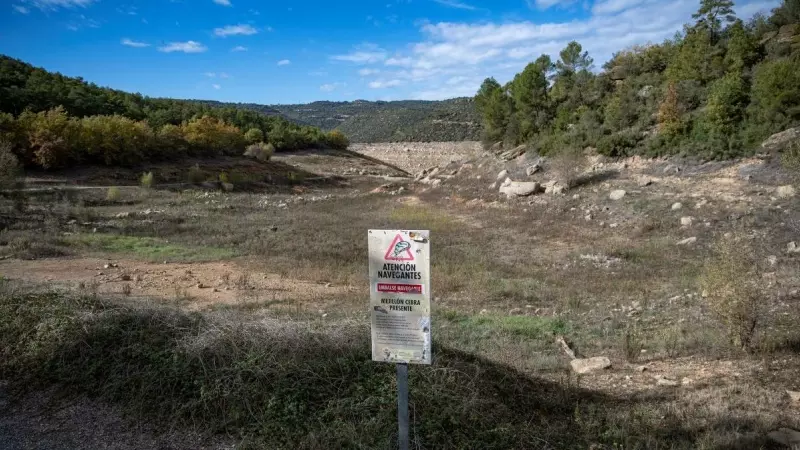 Vista del pantano de Rialb, a 24 de noviembre de 2022, en Barcelona, Catalunya.