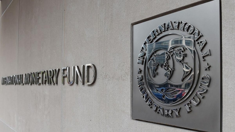 El logo del FMI en su sede en Washington.