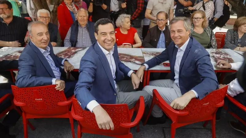 El presidente de la Junta de Andalucía, Juan Manuel Moreno Bonilla, durante un acto del PP de Madrid en Alcorcón, a 21 de abril de 2023.